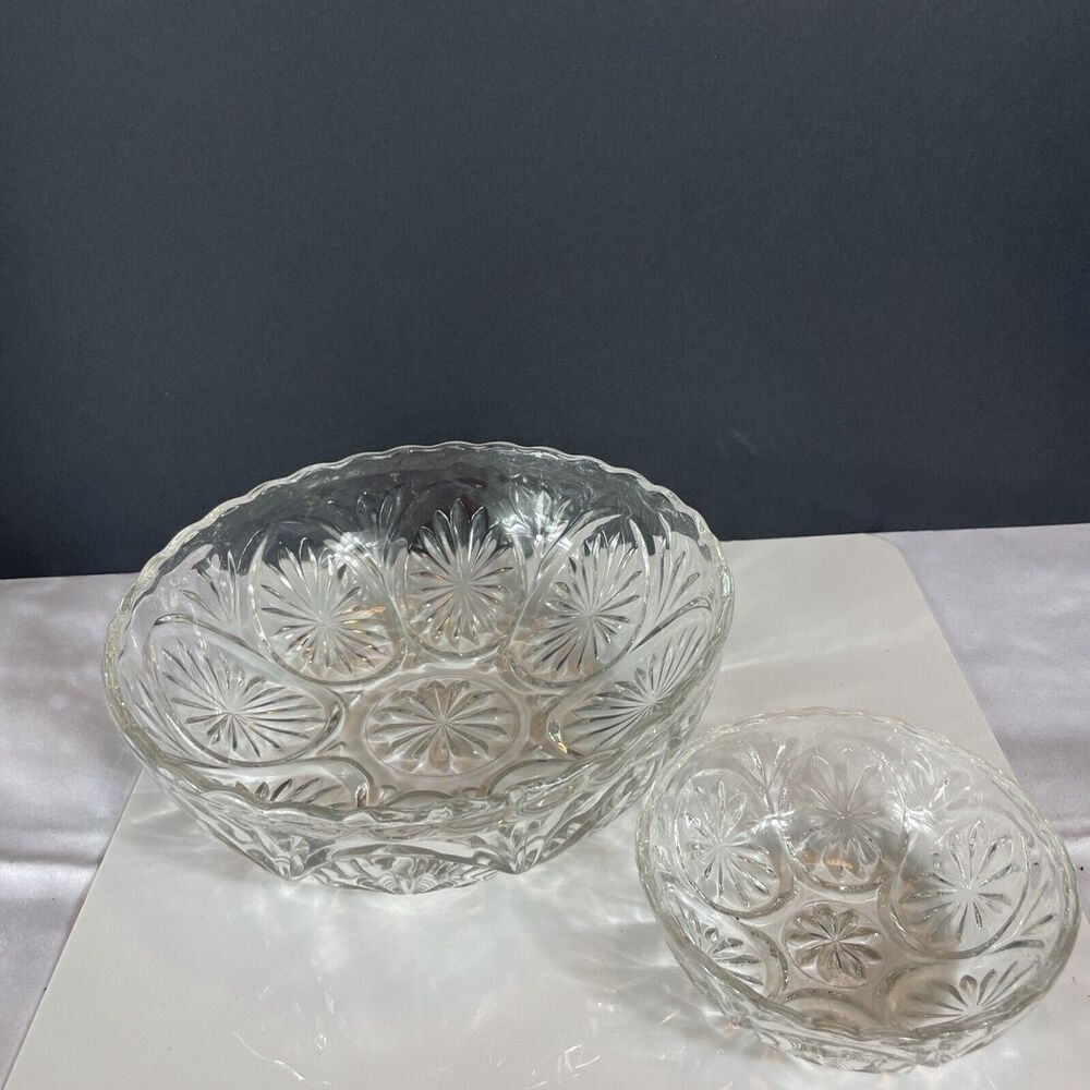 Anchor Hocking Clear Glass Serving Bowl Medallion Star Cameo Dip Vtg MCM Cottage